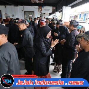 Bupati Ipuk Lantik Tiga Kepala Dinas di Pasar Rogojampi