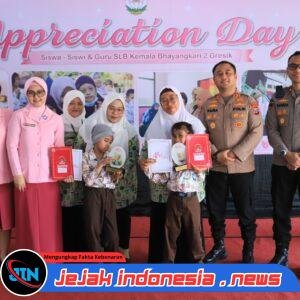 Wujud Kepedulian, Kapolres Gresik dan Ketua Bhayangkari Beri Apresiasi Guru serta Siswa Berprestasi SLB Kemala Bhayangkari 2