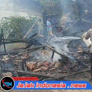 Gerak Cepat Anggota Polsek Jawilan Bantu Padamkan Api Kobong Terbakar di Ponpes Miftahul Huda