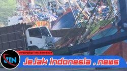 Aktivitas Bongkar Muat Ikan di Pelabuhan Tanjung Wangi Tanpa TPI Resmi, Diduga Picu Kebocoran Retribusi dan Potensi Kerugian PAD Miliaran Rupiah