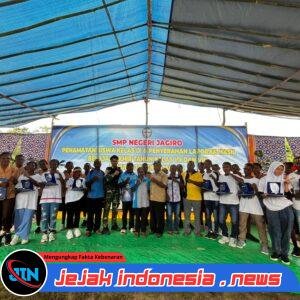 Kelulusan Siswa-Siswi SMP di Distrik Jagiro, Teluk Bintuni, Berlangsung Penuh Haru Bersama Satgas Yonif 410/Alugoro