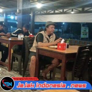 Buang Selfie Dulu, Makan Belakangan; Rekan Wartawan Geleng Kepala, Restoran Jadi “Studio Dadakan”