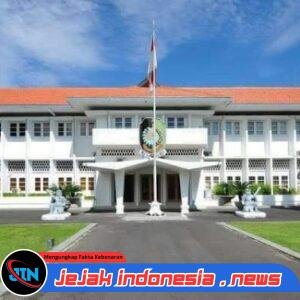Dua Agenda Besar Sekaligus: Jawaban Bupati atas Raperda APBD dan Peringatan Tahun Baru Islam di Banyuwangi