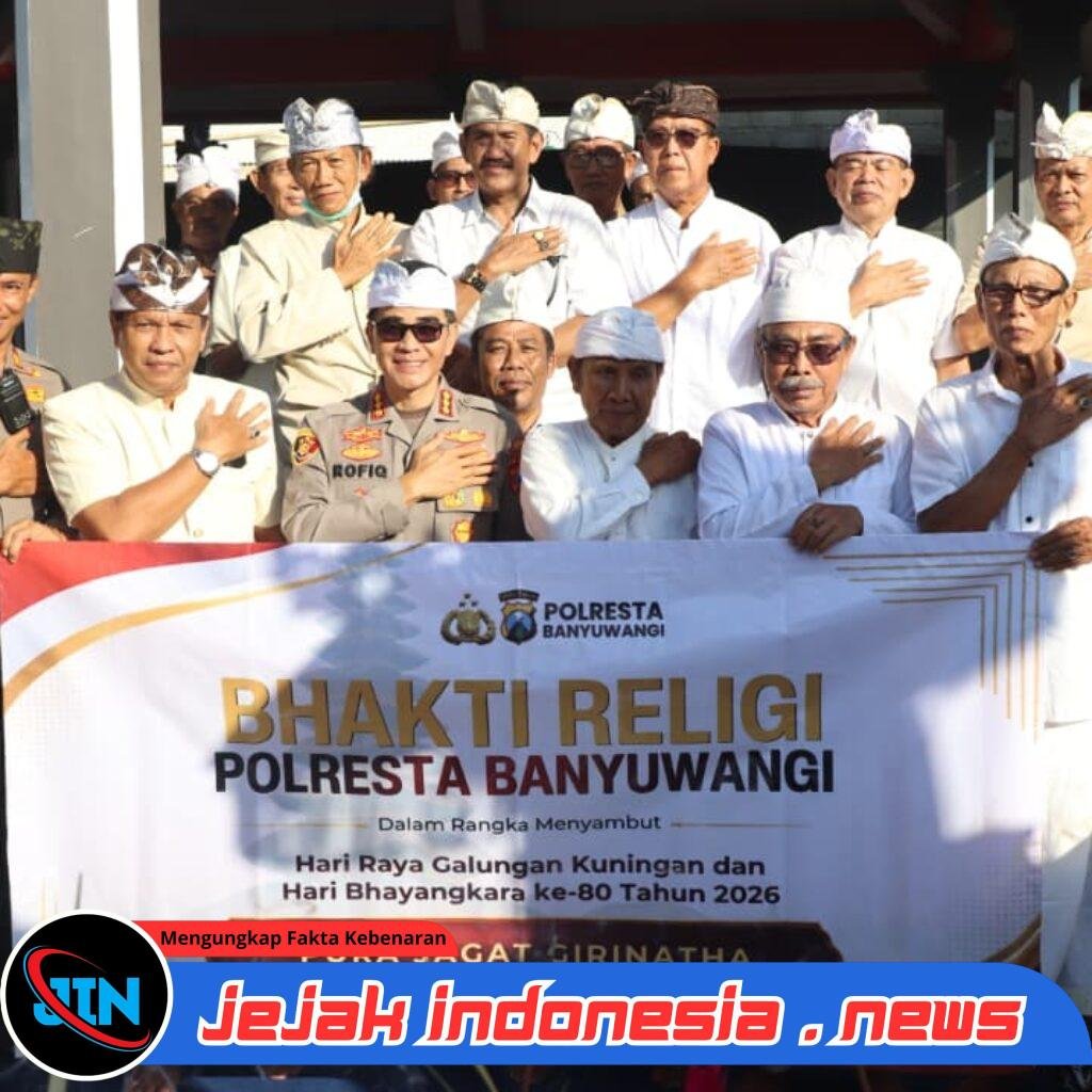 Hari Raya Galungan dan Kuningan, Kapolresta Banyuwangi Bersama Umat Hindu Rajut Kerukunan*