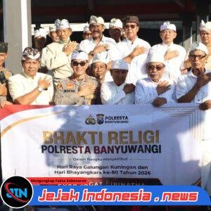 Hari Raya Galungan dan Kuningan, Kapolresta Banyuwangi Bersama Umat Hindu Rajut Kerukunan*