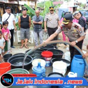 Pasca Bencana, Polres Sibolga Hadir Salurkan 8.000 Liter Air Bersih untuk Warga