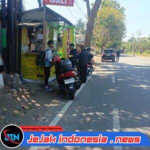 Trotoar Dikuasai Lapak Usaha, Warga Bulusan Pertanyakan Ketegasan Satpol PP dan Dishub Banyuwangi