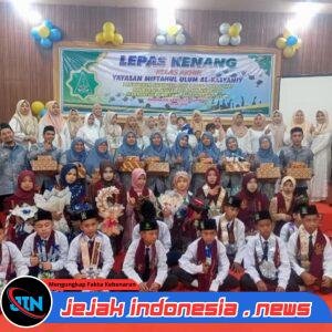 Lepas Kangen Kelas Akhir Yayasan Miftahul Ulum Al-Basyaniy 2026: Cendera Mata Wali Murid Warnai Momen Haru Perpisahan