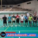 Jaga Kebugaran dan Sinergitas, Kasat Reskrim serta Kabag Log Polres Padang Lawas Gandeng Warga Lewat Badminton