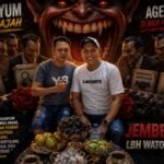 SENYUM DI WAJAH, AGENDA DI BALIK PUNGGUNG