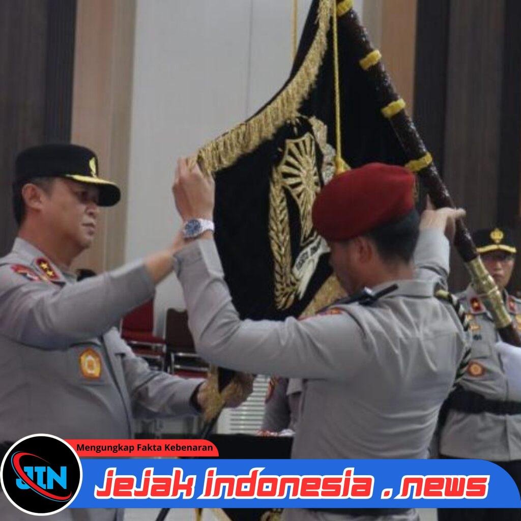 Sambut HUT Bhayangkara ke-80, Kapolda Kalteng Pimpin Tradisi Pencucian Pataka Manunggal Dharma Karya Jaya