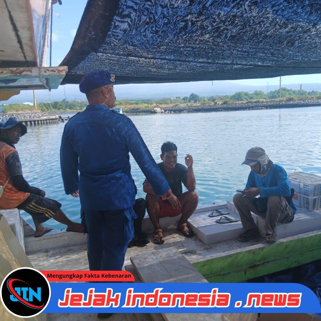 Satpolairud Polresta Banyuwangi Gelar Patroli Dialogis dan Binluh di Pelabuhan Rakyat Boom, Tingkatkan Kesadaran Keselamatan dan Kamtibmas