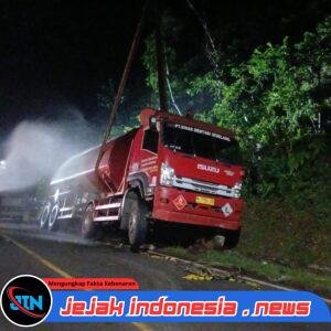 Evakuasi Truk Tangki BBM 24 KL di Jalur Gumitir Berlangsung Dramatis, Arus Lalu Lintas Sempat Lumpuh Total