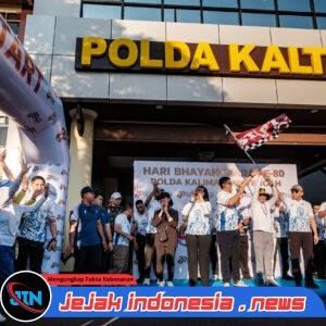 Ribuan Masyarakat Ramaikan Jalan Sehat dan Fun Bike Sambut HUT Bhayangkara ke-80 di Polda Kalteng