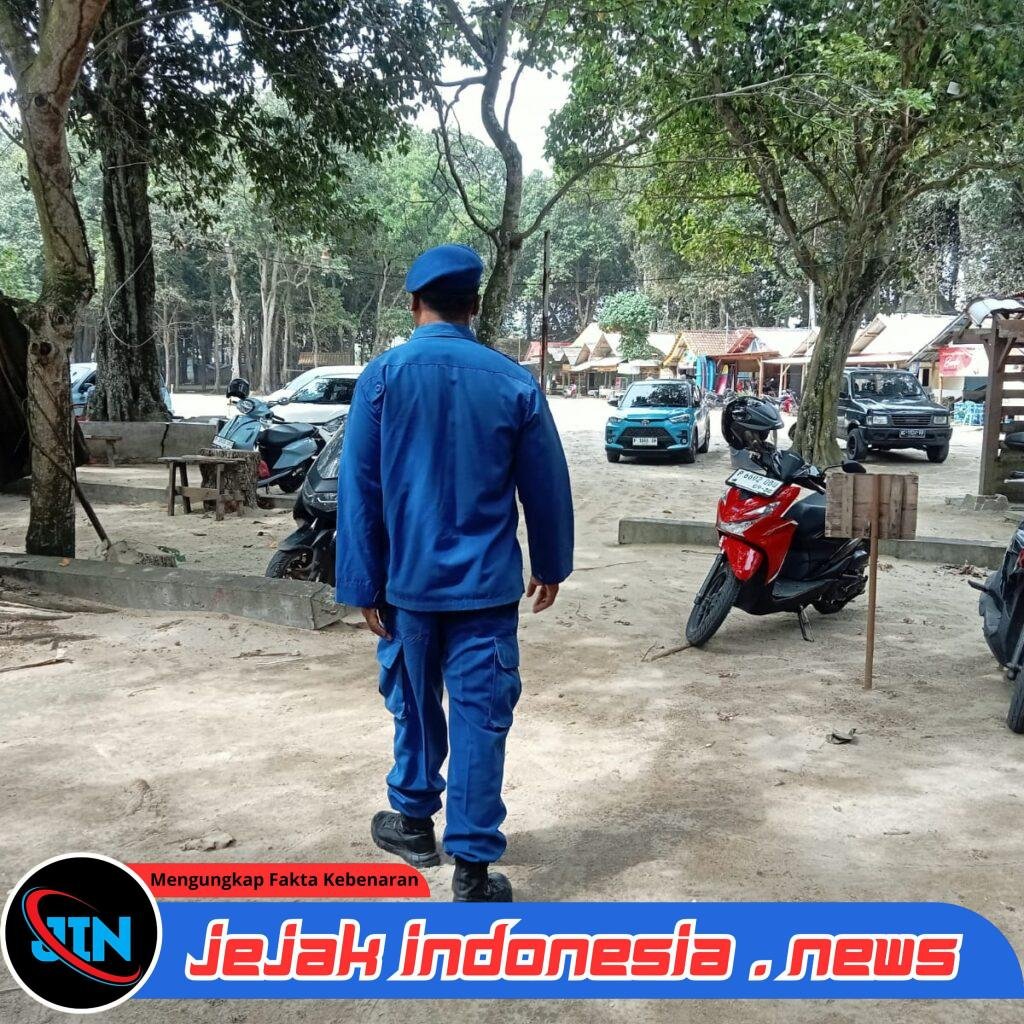 Patroli Dialogis Satpolairud Polresta Banyuwangi di Wisata Pulau Merah, Imbau Wisatawan Utamakan Keselamatan