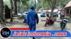 Patroli Dialogis Satpolairud Polresta Banyuwangi di Wisata Pulau Merah, Imbau Wisatawan Utamakan Keselamatan