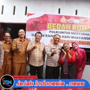 Sambut HUT Bhayangkara ke-80, Kapolres Simalungun Serahkan Kunci Rumah dan Bantuan untuk Opung Sipayung Lewat Program Bedah Rumah