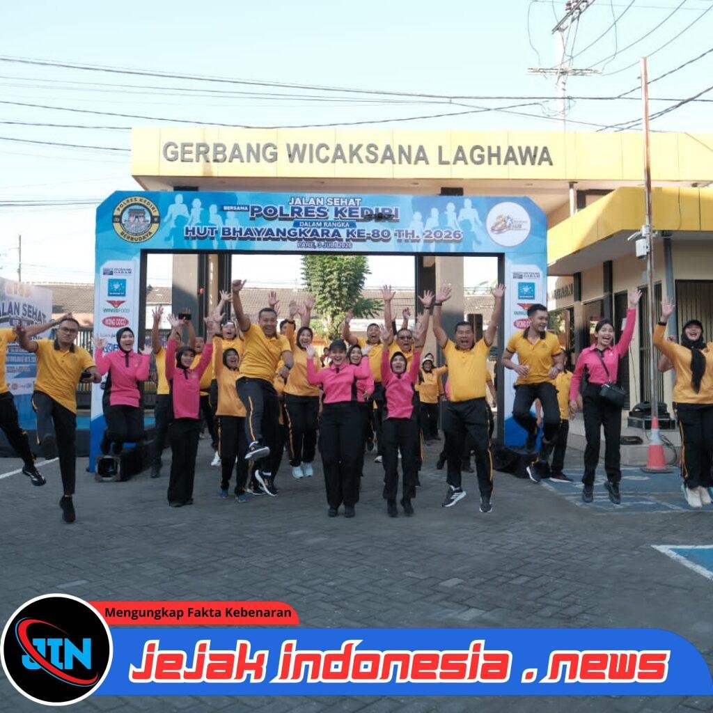 Jalan Sehat Hari Bhayangkara, Polres Kediri Pererat Kebersamaan Keluarga Besar Polri
