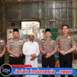 Perkuat Sinergi dengan Ulama, Wakapolres Jember Silaturahmi ke Habib Hadi dan Ziarah ke Makam Habib Sholeh