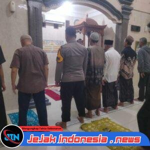 Polsek Puloampel Lakukan Kegiatan Subuh Keliling di  Desa Binaanya