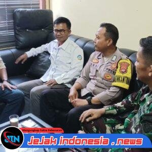 Bhabinkamtibmas  Polsek Puloampel jumpai warganya guna bangun komunikasi yang positif