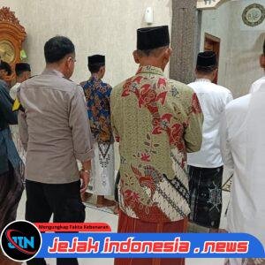 Polsek Puloampel Lakukan Kegiatan Subuh Keliling di  Desa Binaanya