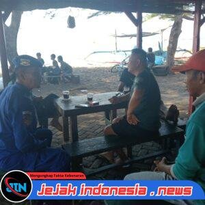 Patroli Dialogis dan Binluh Satpolairud Polresta Banyuwangi di Pesisir Pantai Warujajar, Wujudkan Keamanan dan Keselamatan Masyarakat Pesisir