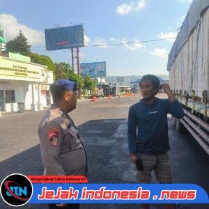 Satpolairud Polresta Banyuwangi Intensifkan Patroli Dialogis dan Binluh di Pelabuhan ASDP Ketapang, Wujudkan Situasi Aman dan Kondusif
