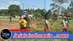 Semarakkan HUT RI di Perbatasan, Satgas Swasembada Yonif 643/Wns Koops TNI Habema dan Masyarakat Gelar Karya Bakti