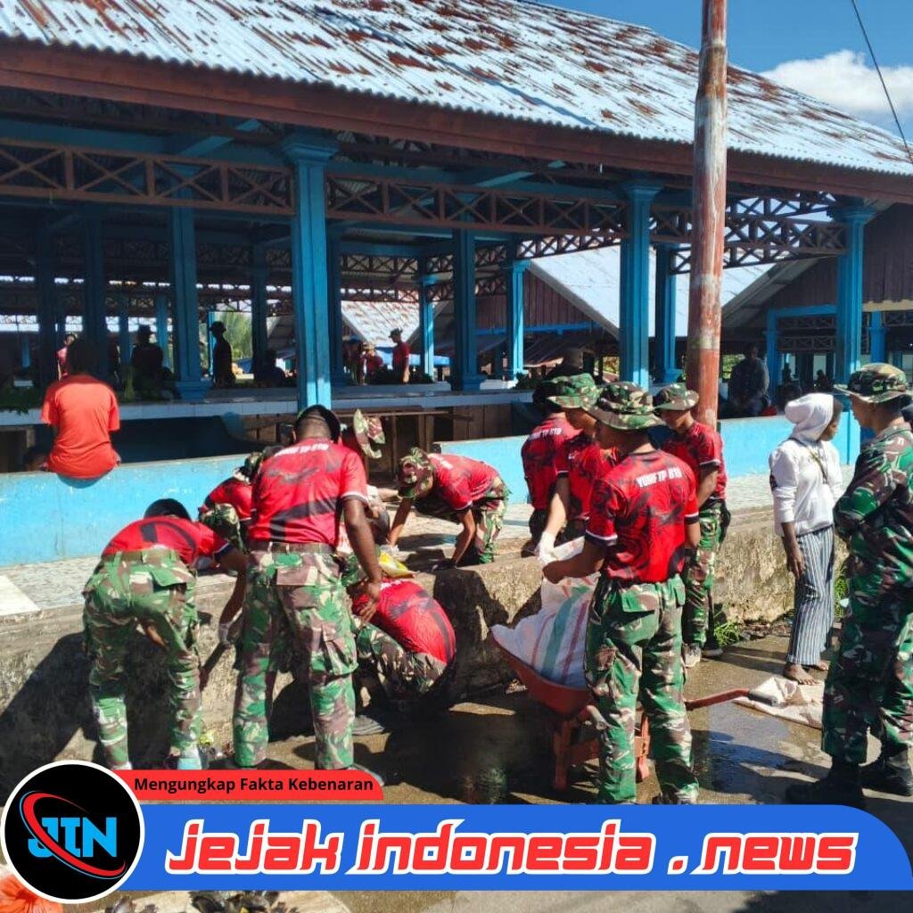 Satgas Yonif 123/RJW Bersama Warga Gelar Karya Bhakti Bersihkan Pasar Baru Distrik Obaa