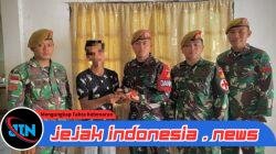 Satgas Pamtas RI-Malaysia Yonarmed 19/Bogani Terima Penyerahan Sukarela Sisik Trenggiling dari Warga Perbatasan