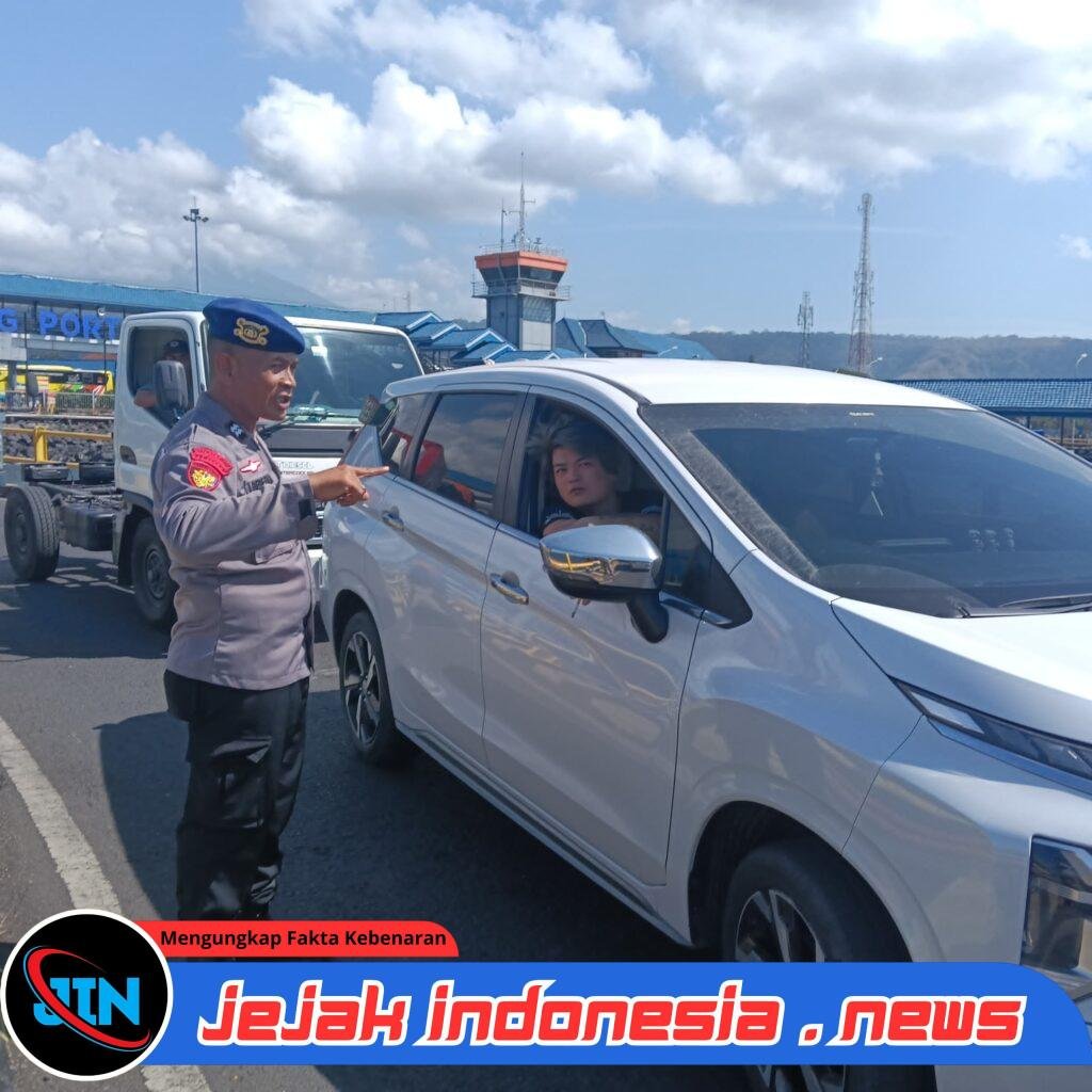 Satpolairud Polresta Banyuwangi Gelar Patroli Dialogis dan Binluh di Pelabuhan ASDP Ketapang, Perkuat Keselamatan Pelayaran dan Harkamtibmas