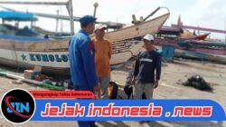 Satpolairud Polresta Banyuwangi Intensifkan Patroli Dialogis dan Imbauan Keselamatan Melaut di Pelabuhan Muncar