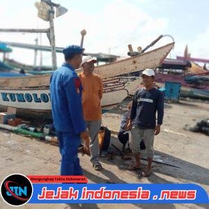 Satpolairud Polresta Banyuwangi Intensifkan Patroli Dialogis dan Imbauan Keselamatan Melaut di Pelabuhan Muncar