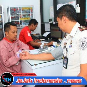 Peringati HUT RI ke-81, Aksi Donor Darah Pegawai Lapas Banyuwangi Bantu Amankan Stok PMI