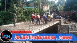 Terjang Hujan Demi Jembatan Harapan: Kodim 0825 Banyuwangi Tuntaskan 87 % Jembatan Garuda Gumukcandi