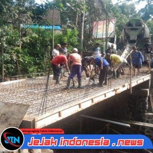 Terjang Hujan Demi Jembatan Harapan: Kodim 0825 Banyuwangi Tuntaskan 87 % Jembatan Garuda Gumukcandi