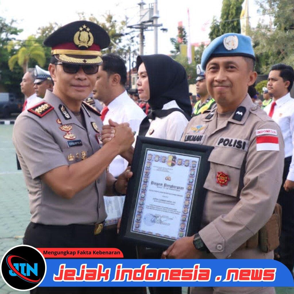 Dari Pelayanan Masyarakat hingga Prestasi Internasional, Kapolresta Banyuwangi Beri Penghargaan kepada Personel Berprestasi*