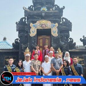 Sambut HUT ke-81  RI, Personel dan Duta Humas Polda Kalteng Anjangsana ke Rumah Ibadah dan Panti Asuhan