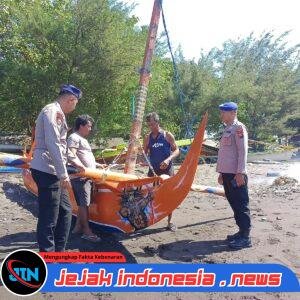 Satpolairud Polresta Banyuwangi Patroli Pesisir Pantai Bulusan, Ingatkan Pemancing Waspadai Pencurian Kendaraan
