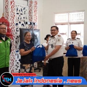 Maknai Kemerdekaan Lewat Pengabdian, Lapas Tabanan Bersihkan Pura Beji