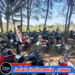 Satpolairud Polresta Banyuwangi Gelar Patroli Dialogis di Pantai Gumuk Kantong, Imbau Wisatawan Utamakan Keselamatan