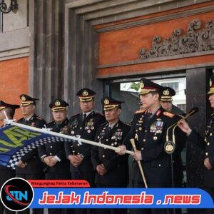 Polda Bali Kirim 5 Truk Bantuan Untuk Korban Bencana Alam NTT