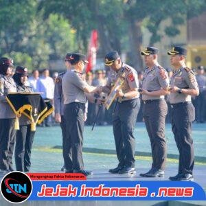 Kapolda Gorontalo Serahkan Penghargaan Kapolri, Tiga Polres Raih Kategori Pelayanan Prima