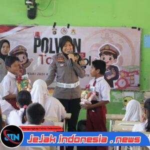 *Jelang HUT Ke 78, Polwan Polda Babel Goes To School Beri Edukasi Pelajar Cegah Bullying-Bahaya Narkoba*