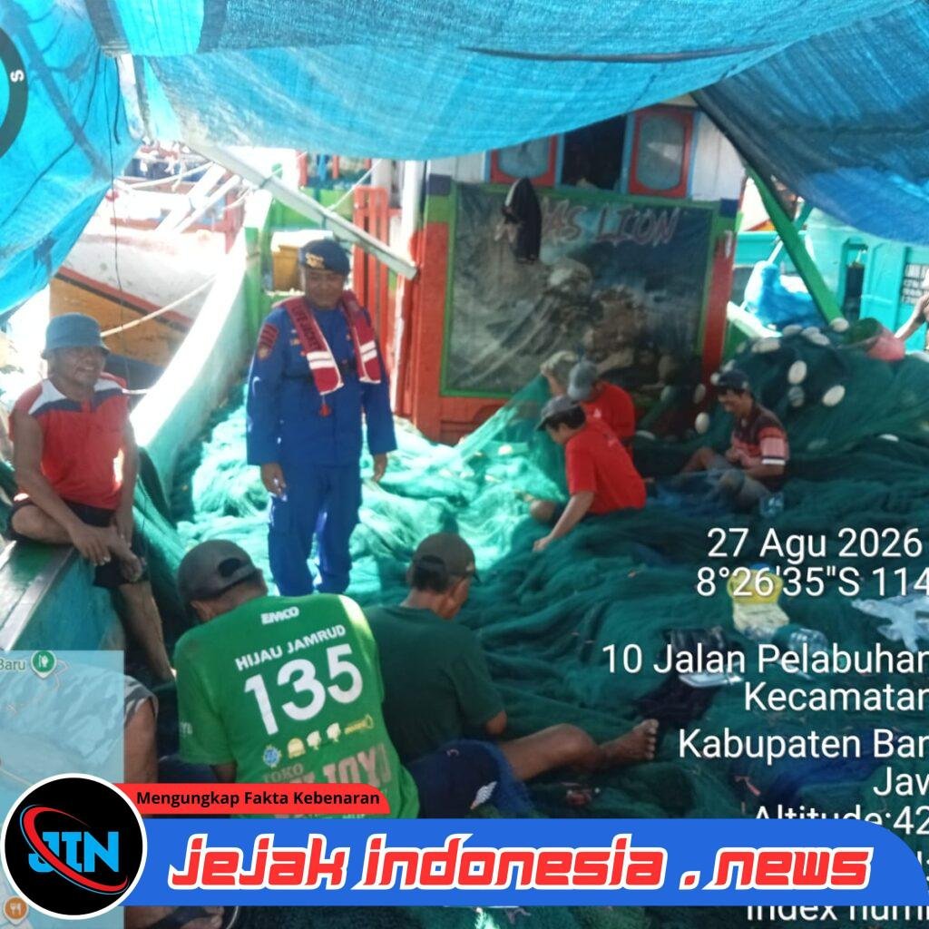 Satpolairud Polresta Banyuwangi Laksanakan Bimmas Perairan dan Pemeriksaan Dokumen Kapal di Muncar