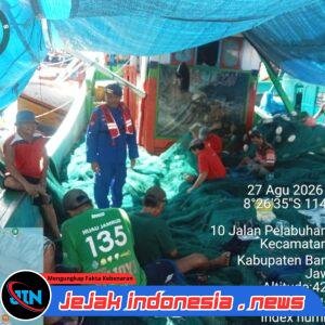 Satpolairud Polresta Banyuwangi Laksanakan Bimmas Perairan dan Pemeriksaan Dokumen Kapal di Muncar