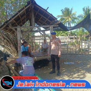 Satpolairud Polresta Banyuwangi Gelar Patroli Dialogis di Pesisir Pantai Meneng, Ingatkan Pemancing Waspadai Keamanan Kendaraan