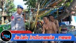 Satpolairud Polresta Banyuwangi Gelar Patroli Dialogis di Pantai Warujajar, Nelayan Diimbau Utamakan Keselamatan