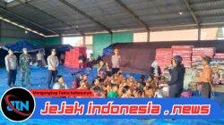Tak Sekadar Mengamankan, Polres Karo dan Brimob Layani Mobilitas Warga Pengungsi Sinabung